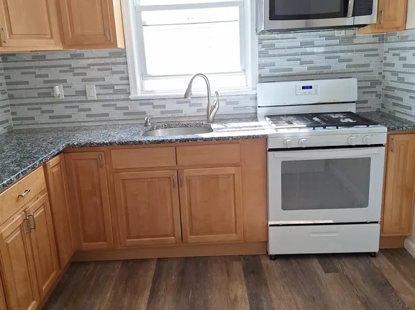 589 Avenue A image 1 of 13