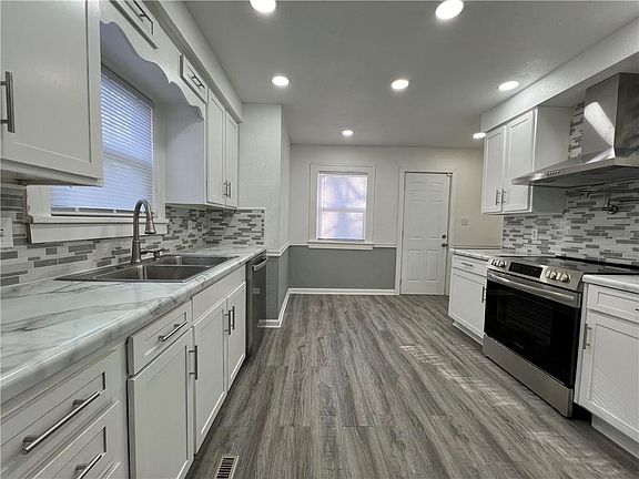 3rd image of 2215 E 68th St