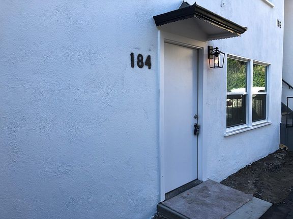 3rd image of 184 N Oak Knoll Ave