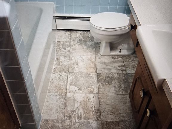 3rd image of 185 Victory Ave APT 3
