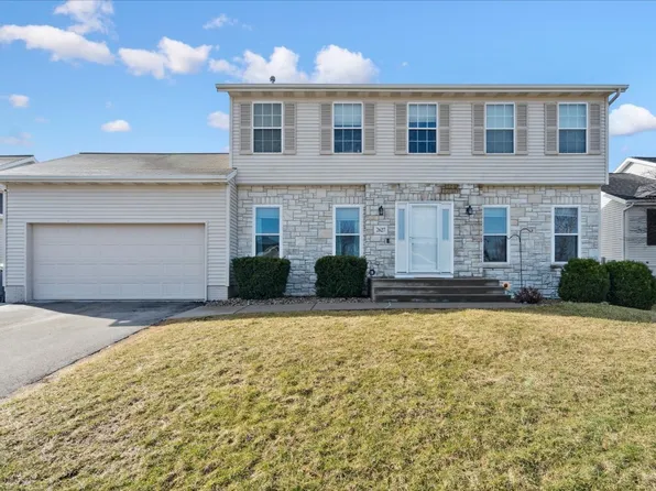 2627 Summerwood Ct SW, Cedar Rapids, IA 52404