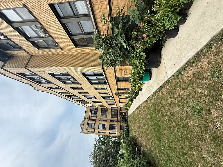 2321 N Spaulding Ave #1A — Photo 9