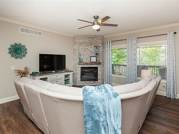 2nd image of 1904 NW Elm Ln