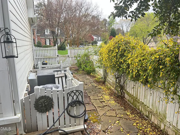 2200 Misskelly Dr — Photo 19