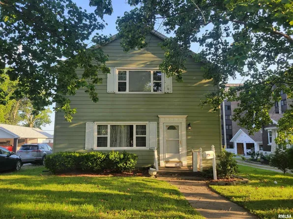308 E Oak St, West Frankfort, IL 62896