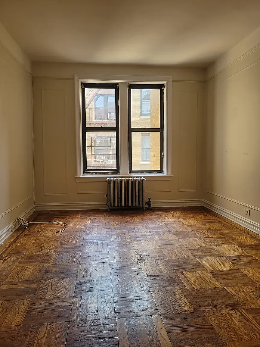 110 Seaman Avenue — Photo 3