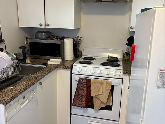 3rd image of 2464 Point Grey Rd #101