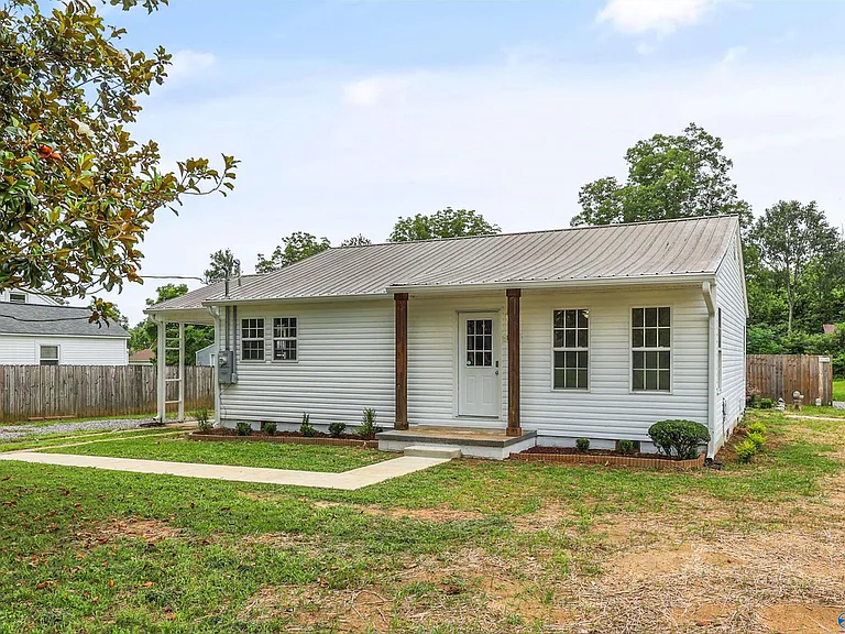 122 Chestnut Rd — Photo 3
