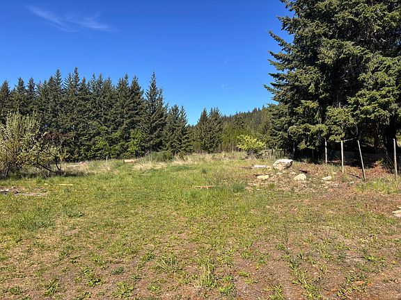 3rd image of 2607 Airstrip Rd