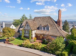 2868 NW Cumberland Rd, Portland, OR 97210