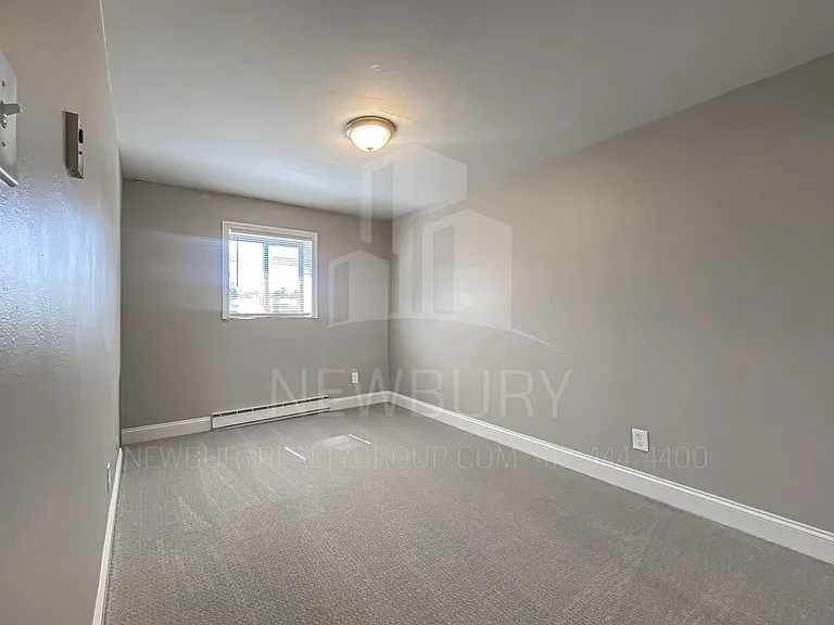 Poplar Apartments — Photo 13