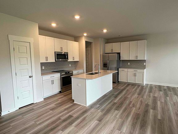 4th image of 145 Rising Pvt Ln