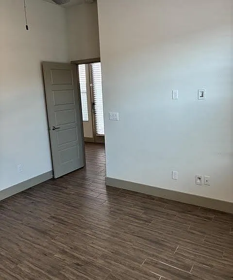2418 Bastidas Dr — Photo 21