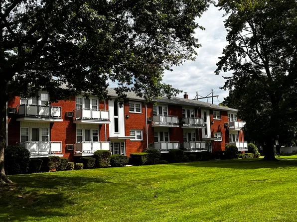 251 N Middletown Rd #2, Nanuet, NY 10954