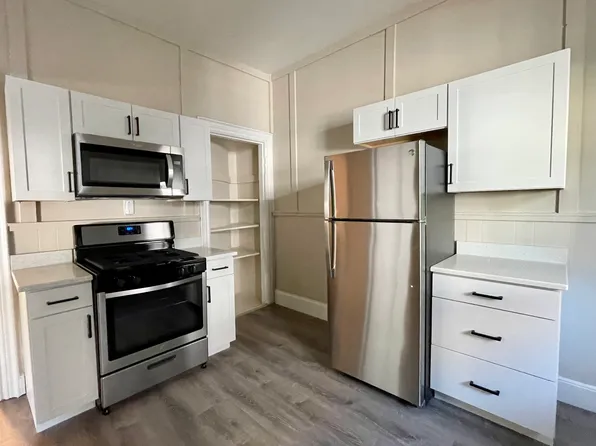 4 Loring Ave APT 2A, Salem, MA 01970