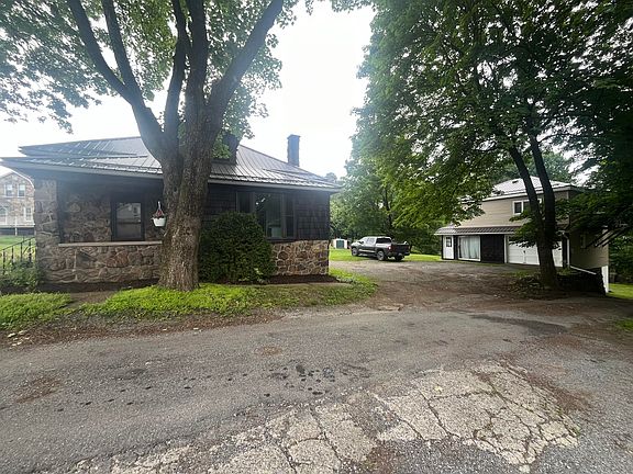 3rd image of 523 N Penn St
