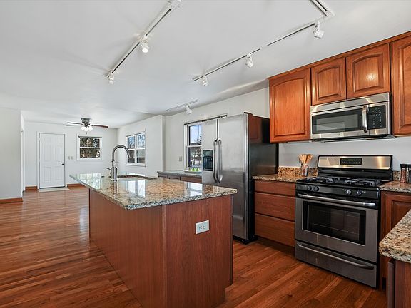 3rd image of 6010 Lake St