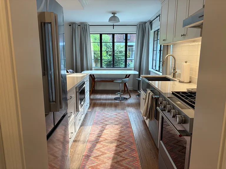 310 Linden Ave — Photo 3
