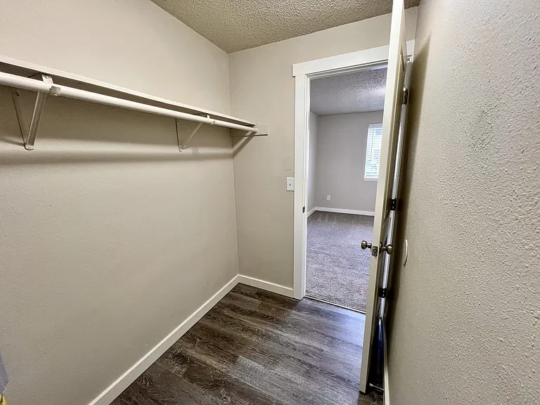 Alpine Apartments — Photo 15