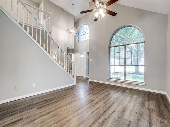 3rd image of 4806 Creekridge Ct