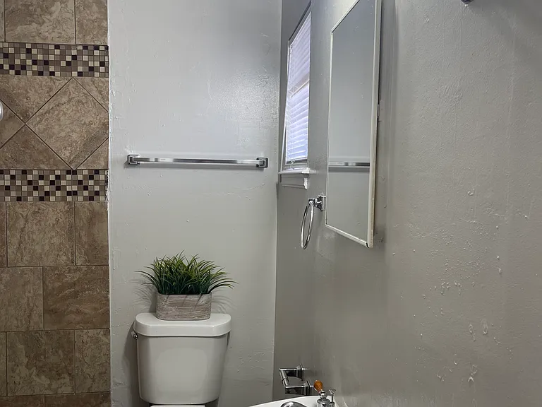 407 N Baumann Ave #4 — Photo 7