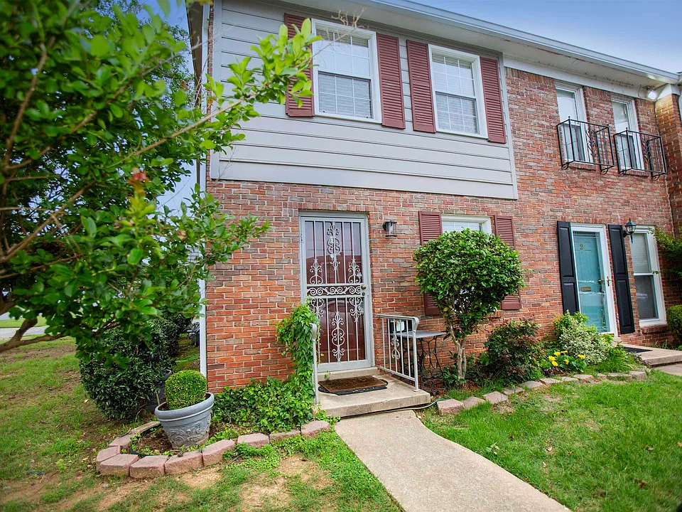 601 Brookside Dr #1