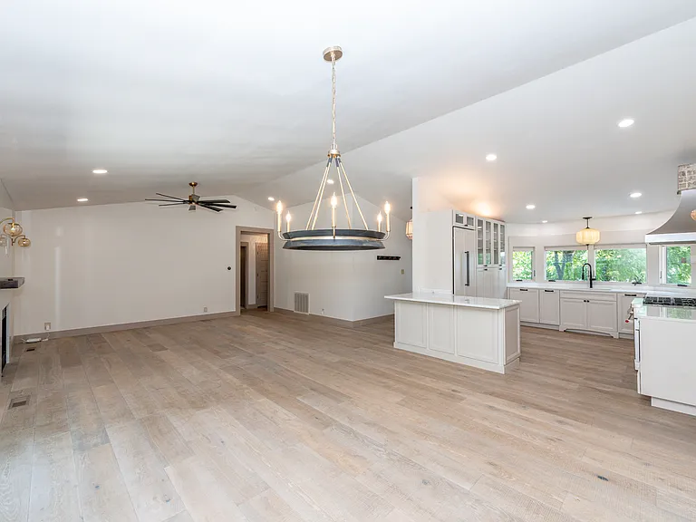 626 Copperfield Dr — Photo 12