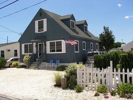 2nd image of 305 8th Ave
