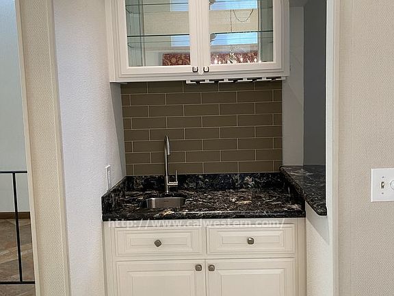 4th image of 721 Swanswood Ct