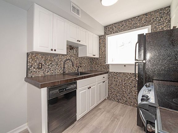 4th image of 1919 Georgia Ave #6