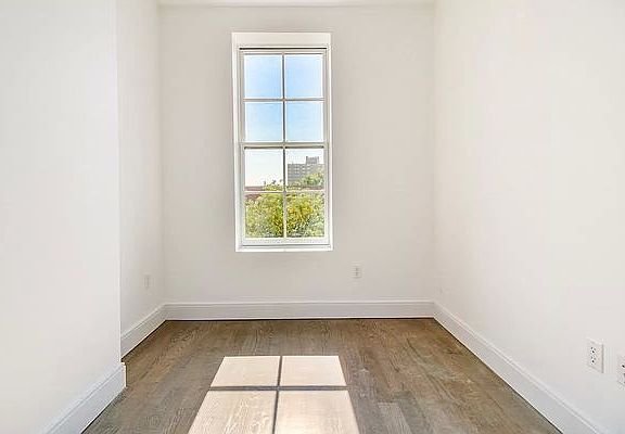 2nd image of 527 Knickerbocker Ave #3FA
