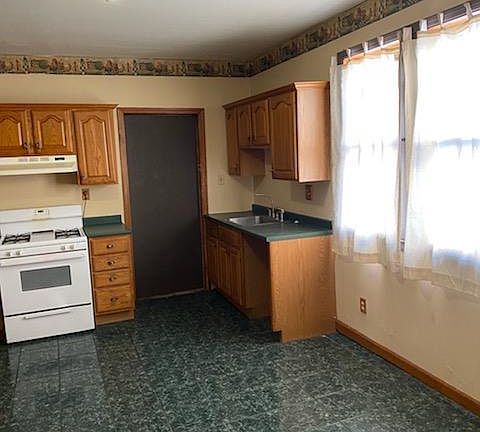 4th image of 348 Ideal St