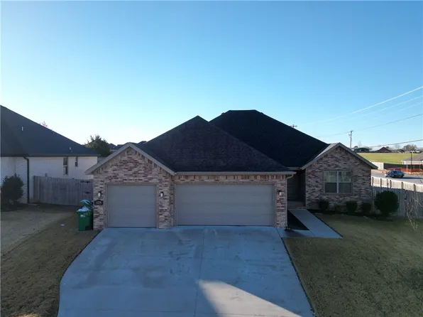 3325 Butterfly Ave, Springdale, AR 72764