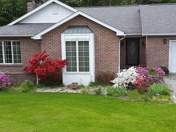 104 Pine Dr, Cresson, PA 16630