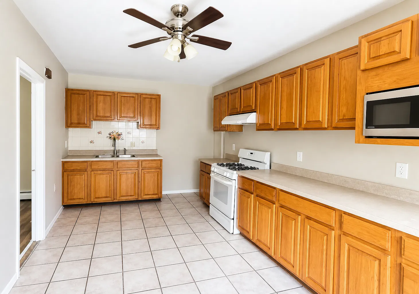 3 bed, $1,850 — Photo 1