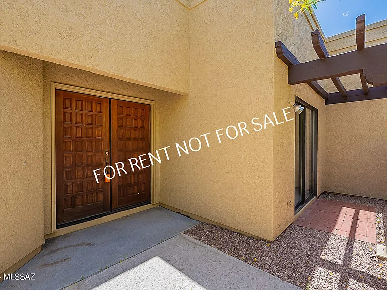 936 E Camino Diestro — Photo 4