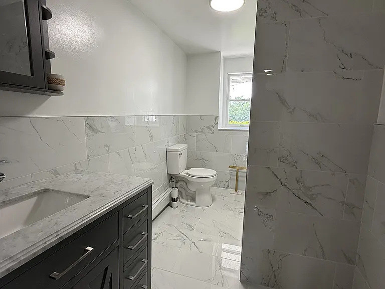 410 Smith St #1 — Photo 8