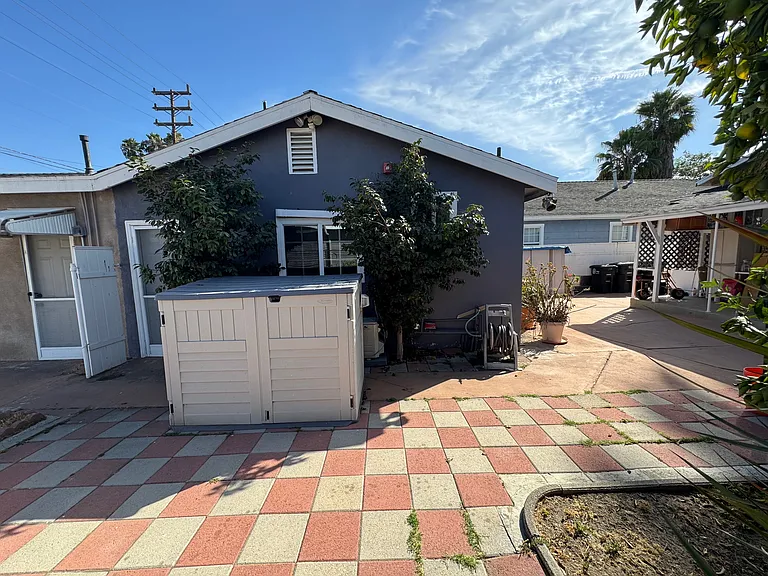 Raymond Ave — Photo 14