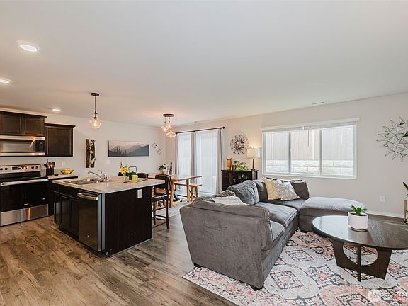 4th image of 18202 107th Avenue E