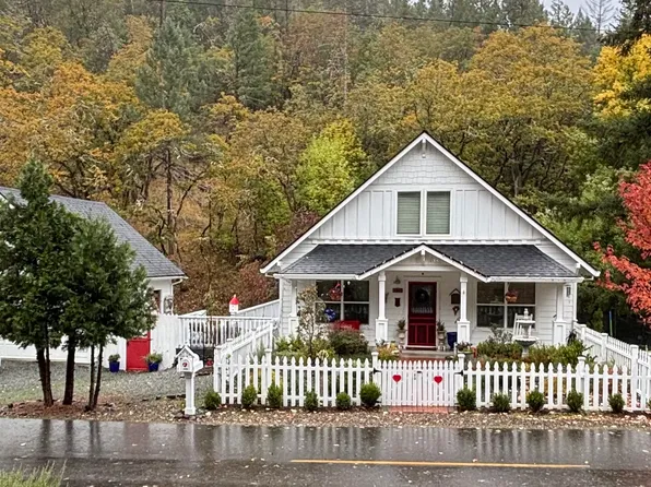 1120 S 3rd St, Jacksonville, OR 97530