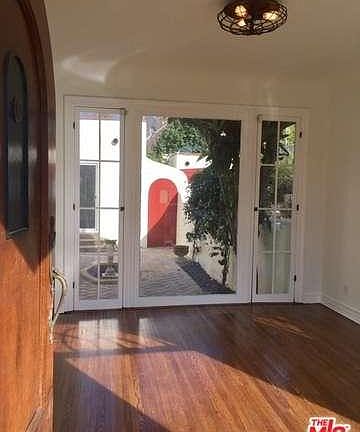 2nd image of 422 N Windsor Blvd