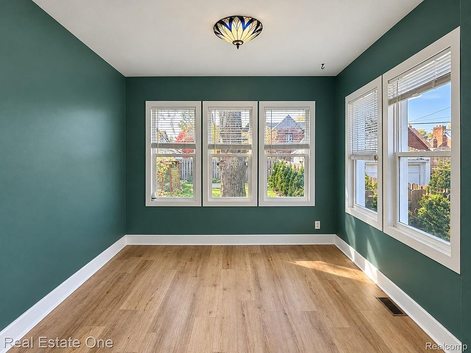3675 Berkshire St, photo 9