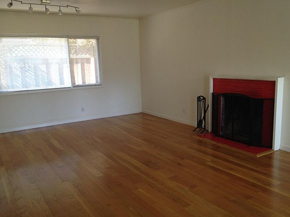 3rd image of 1351 Hoover St