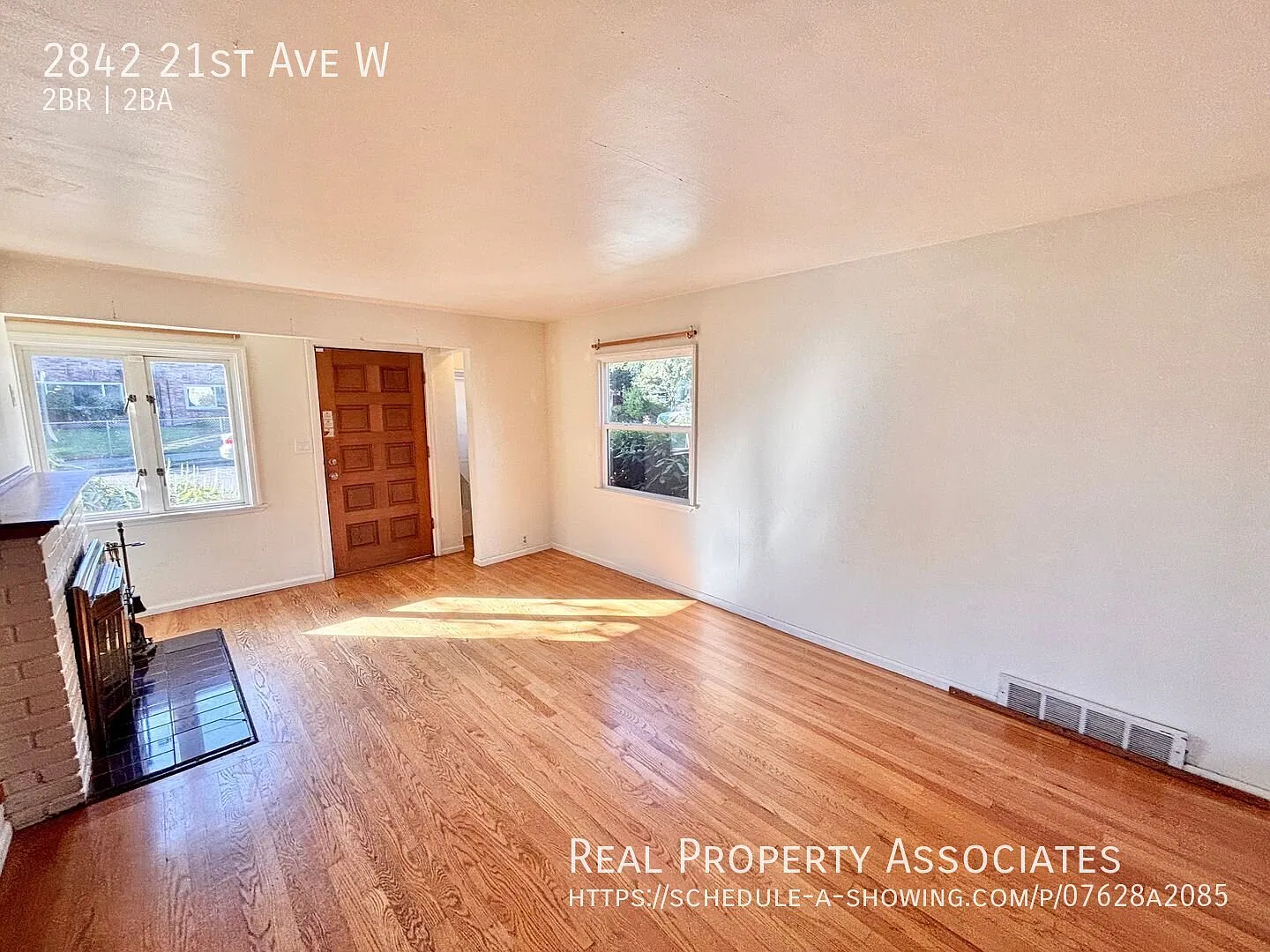 Rare Find in Magnolia! Charming Single-Family Home with Fenced Backyard, Deck & Garage — Photo 4
