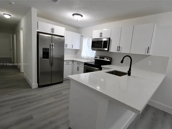2290 NW 51st Ter, Miami, FL 33142