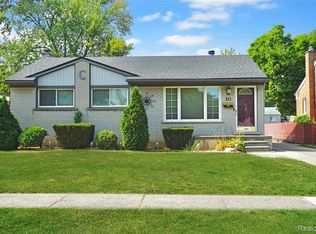 211 Arcola St, Garden City, MI 48135