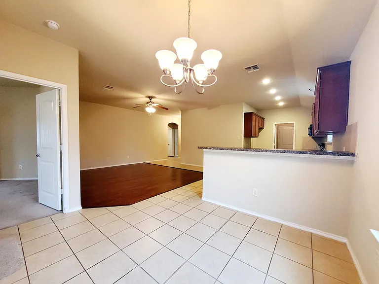 1925 Carol Ln — Photo 17