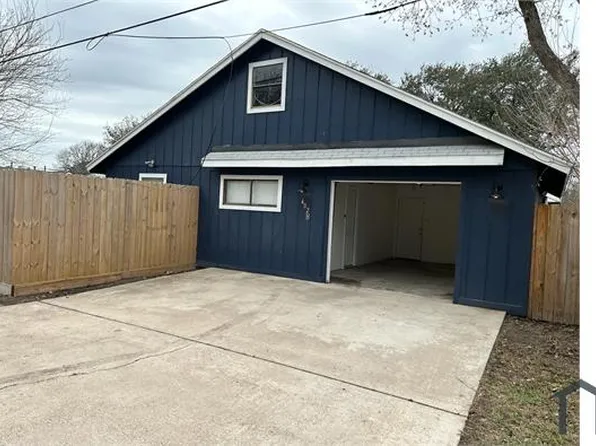 402 17th St N #B, Texas City, TX 77590