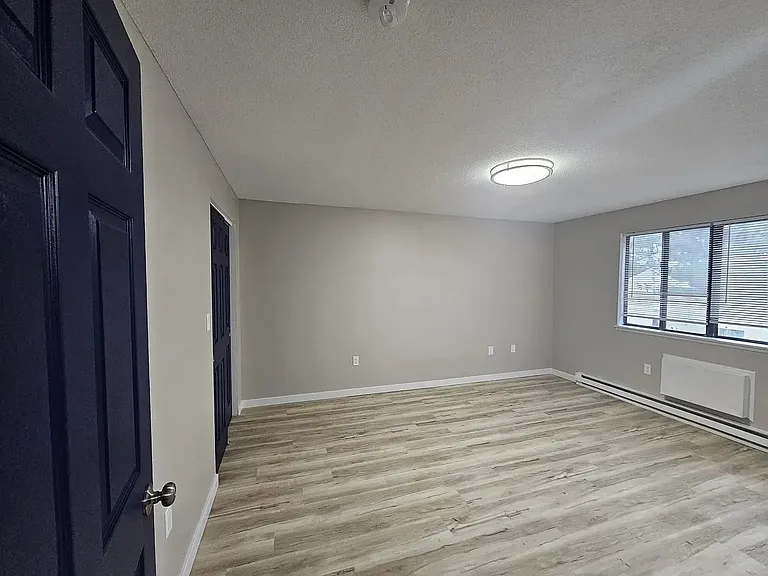 1005-1005 N Main St #H05 — Photo 14