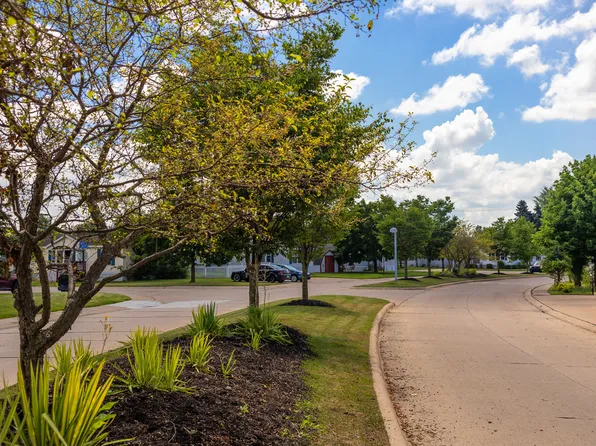 7040 Shawnee Dr, Romulus, MI 48174